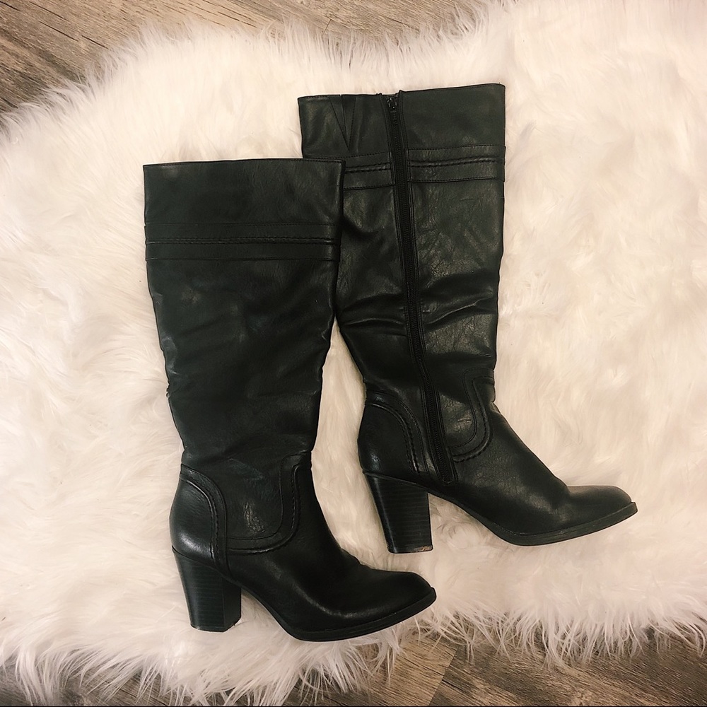 Black Boots w/ Heel! Size 7!